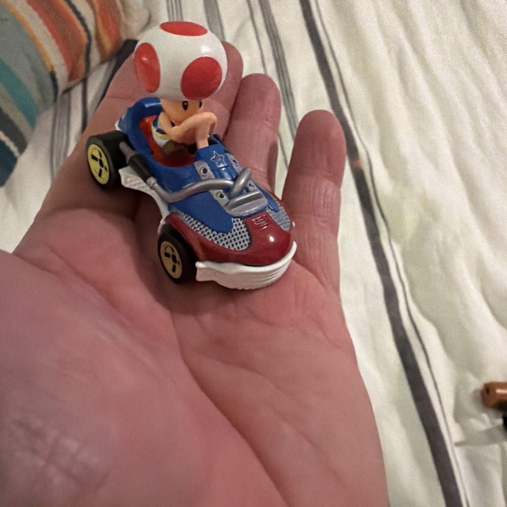 2018 Hot Wheels Mario Kart Toad Sneeker Nintendo Loose Hotwheels